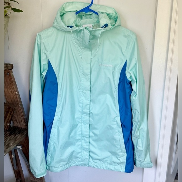 Columbia Jackets & Blazers - 🦋 Columbia Women’s Windbreaker Jacket ✨ Size S 🤍